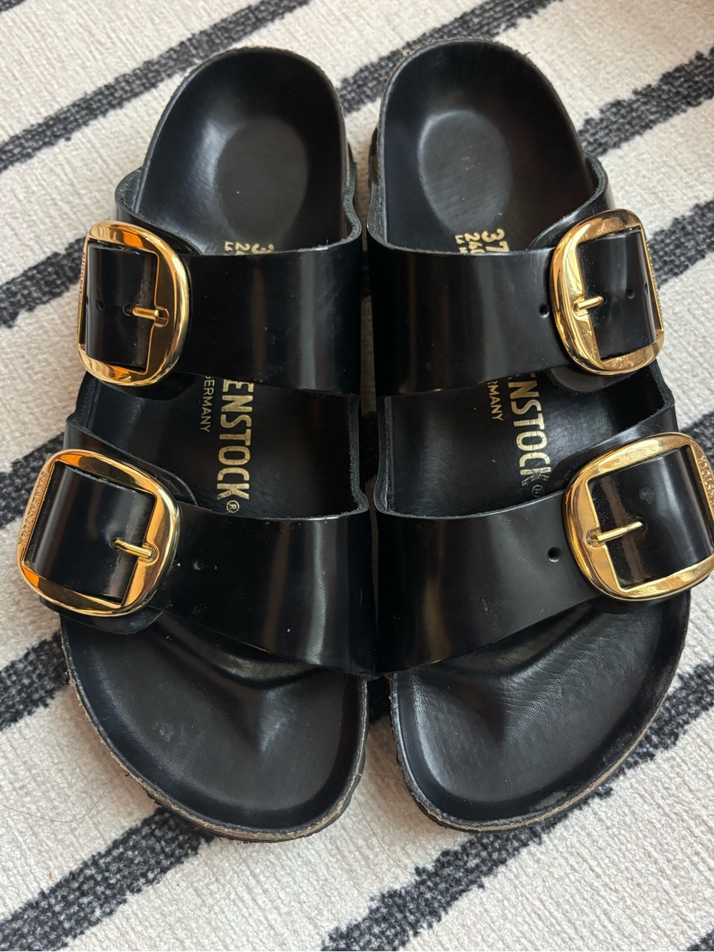 Birkenstock Big Buckle Arizona Sandals in High Shine Black Size 37 - Picture 2 of 5